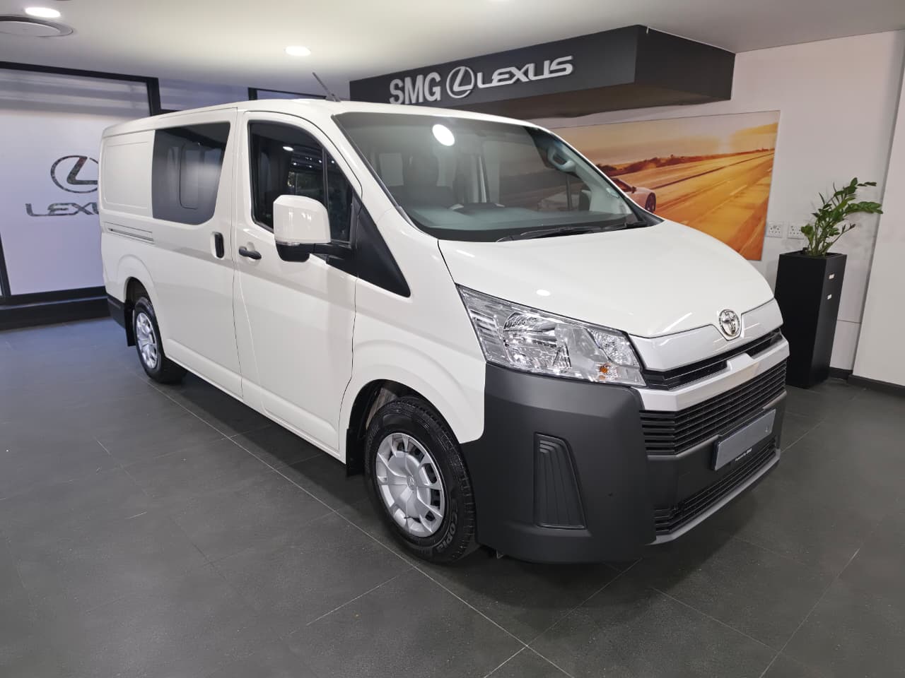 Toyota Quantum 2.8 LWB Crew Cab
